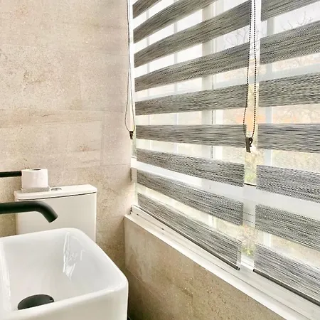 Black House - Feel The Vibe * Βίγκο