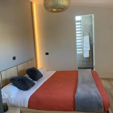 Black House - Feel The Vibe Apartmán