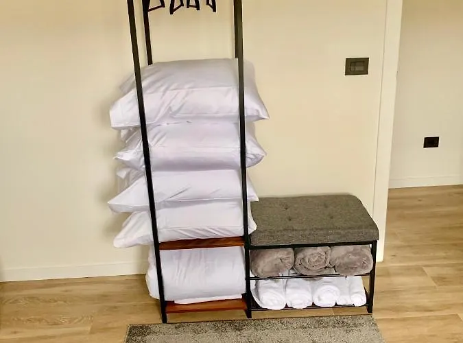 Black House - Feel The Vibe * Vigo